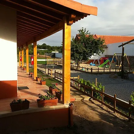 Casa Do Pinheiro Grande בית כפרי