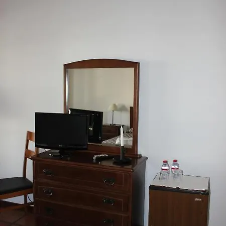Casa Do Pinheiro Grande בית כפרי