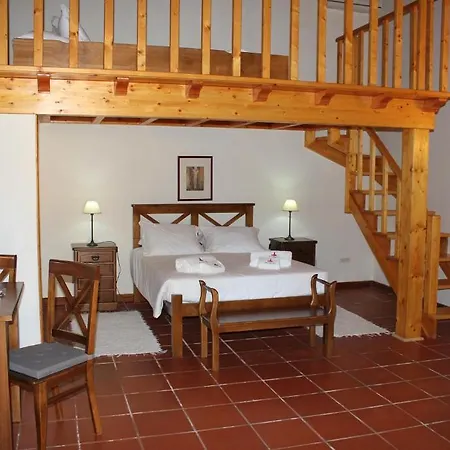 Casa Do Pinheiro Grande בית כפרי